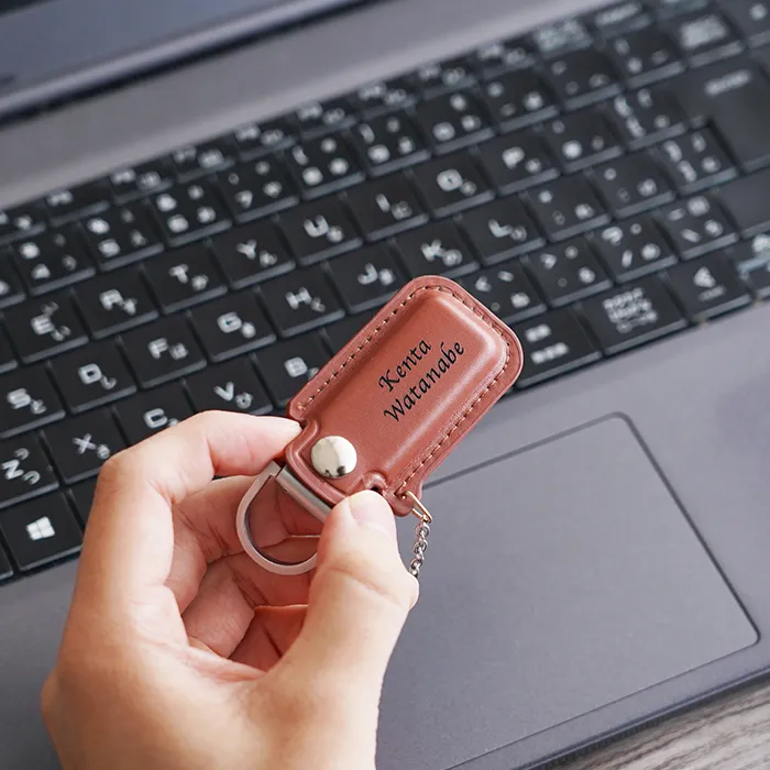 レザーカバーUSBメモリ32GB